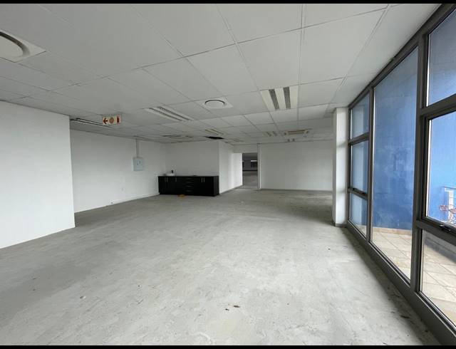 583M² OFFICE TO LET IN BRYANSTON